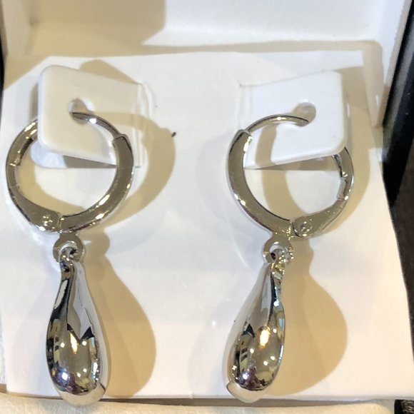 Hudson Bay - Tear Drops Set. - Picture 2 of 5